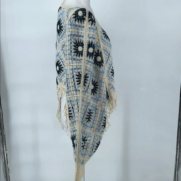 House Of Harlow 1960 Blue and Cream Crochet Fringe Sweater Shrug Coverup
One Siz - Picture 6 of 9